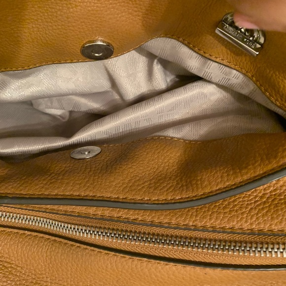 Michael Michael Kors ASTOR LARGE SATCHEL - Picture 10 of 14